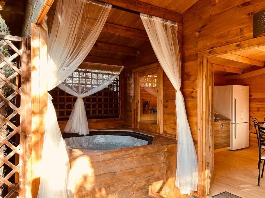 Chalet Bois Jacuzzi Bessan Ngoại thất bức ảnh
