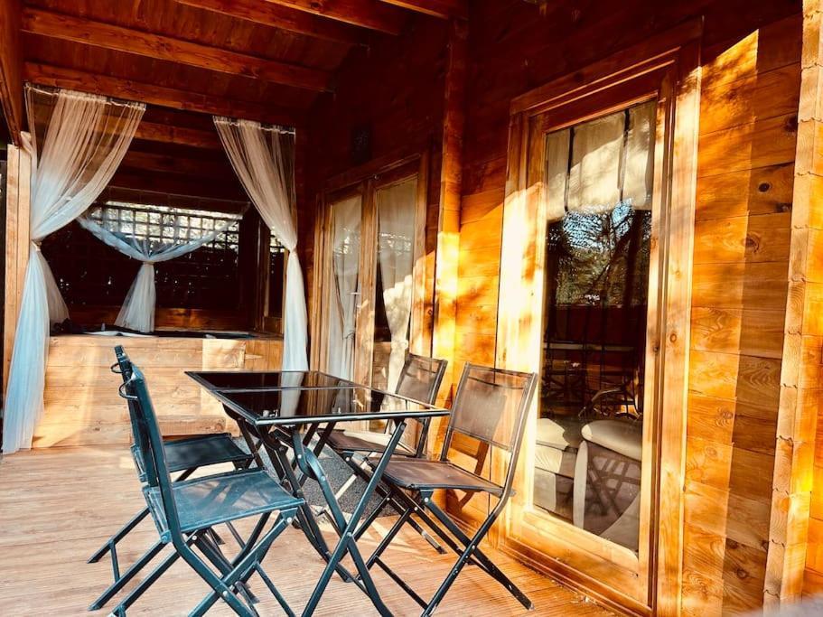 Chalet Bois Jacuzzi Bessan Ngoại thất bức ảnh